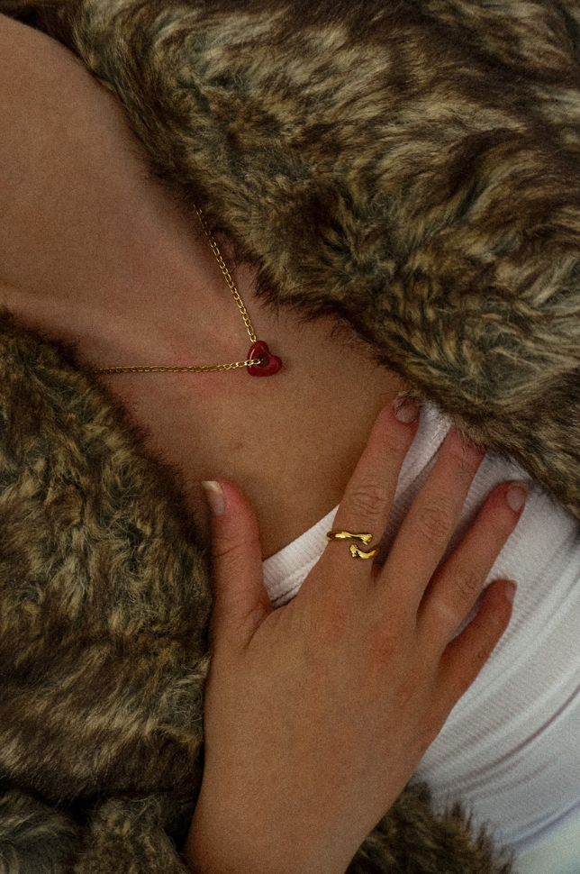 Huggie Ring