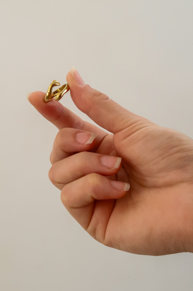 Huggie Ring